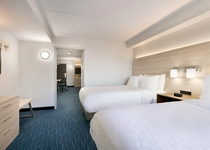 Holiday Inn Express Hotel & Suites Norfolk Airport By Ihg